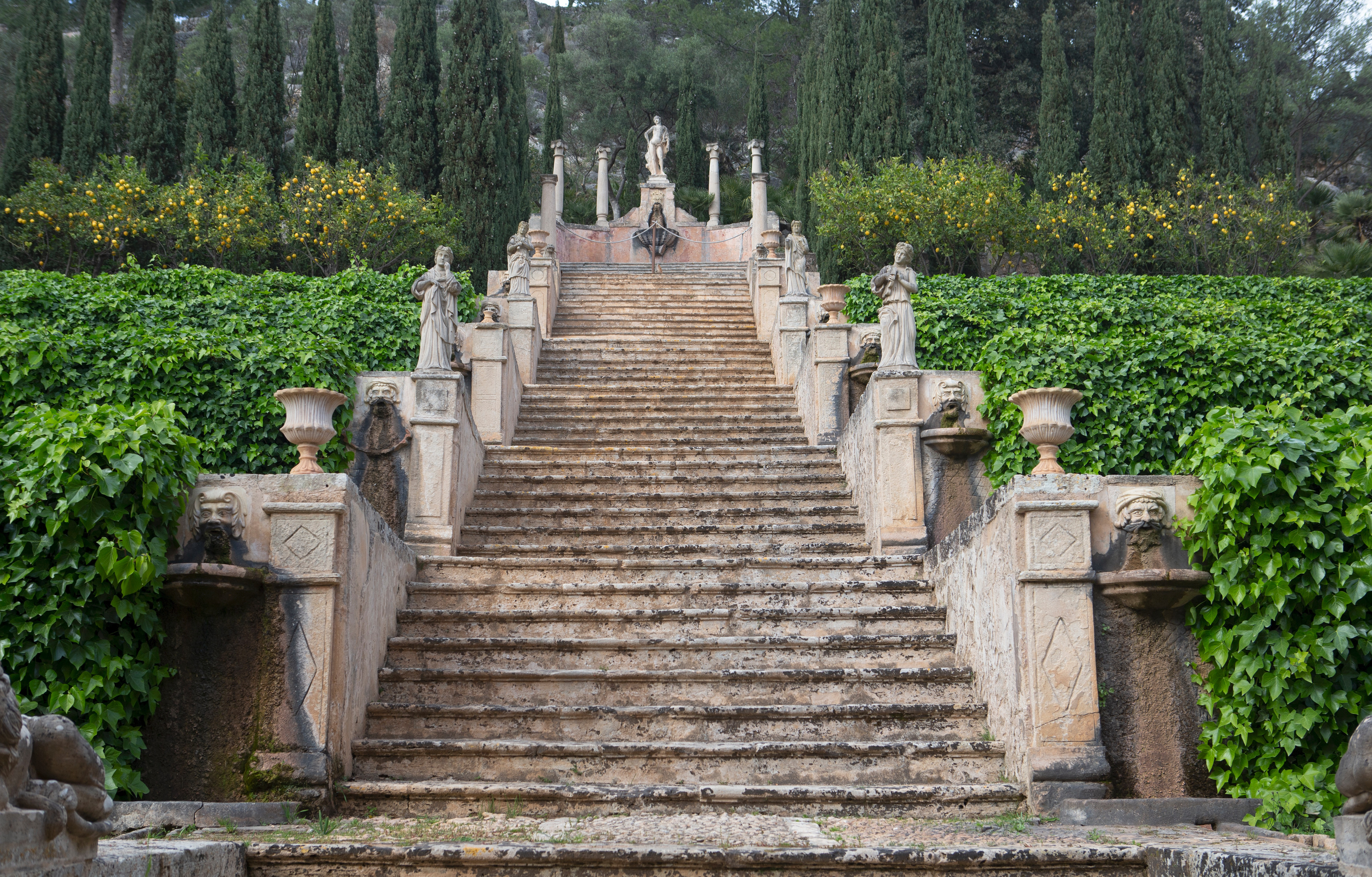 Escales dels jardins d'Apolo